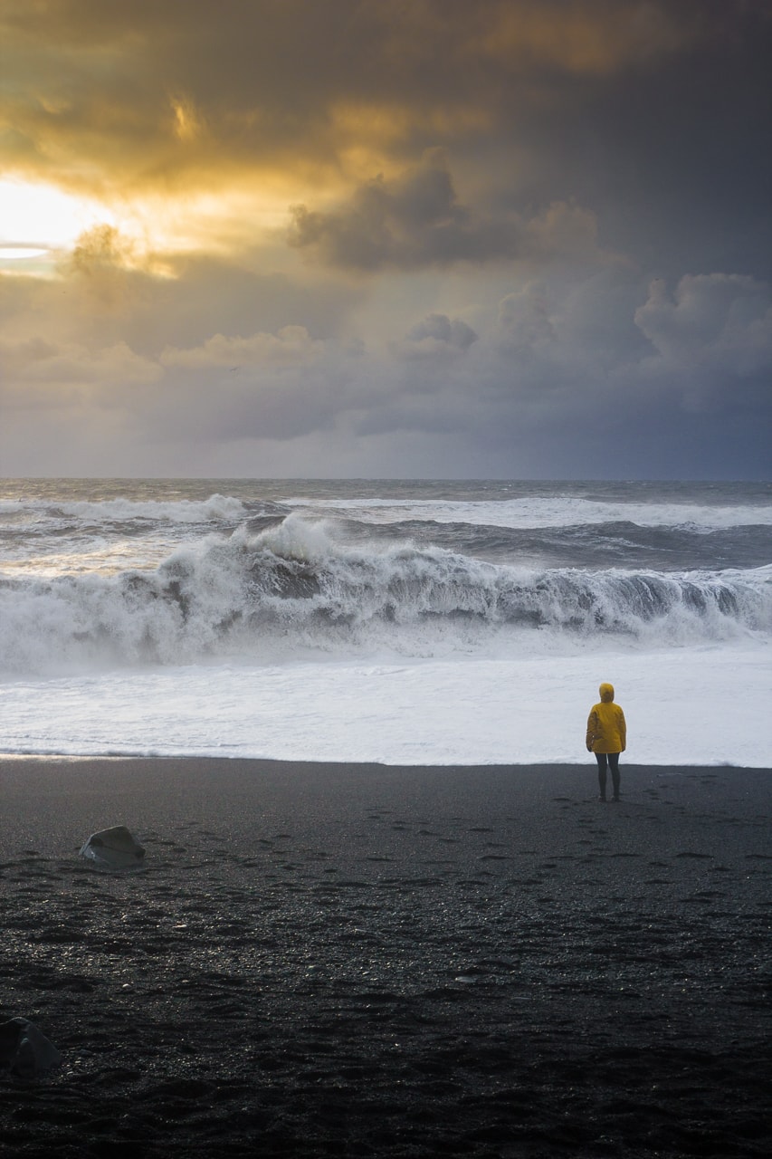 Iceland winter road trip - Black Sand Beach - by Conscious by Chloé