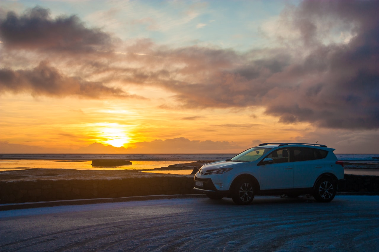 Iceland winter road trip - 4x4 Toyota Rav 4 - by Conscious by Chloé